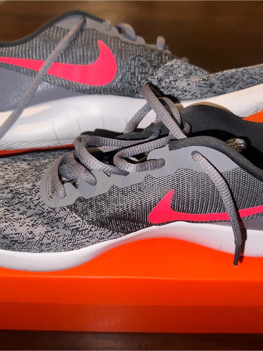 Nike Women’s Grey Knit Athletic Shoes with Pink Logos!